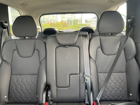 Used 2025 Volvo XC90 B5 Plus image 22