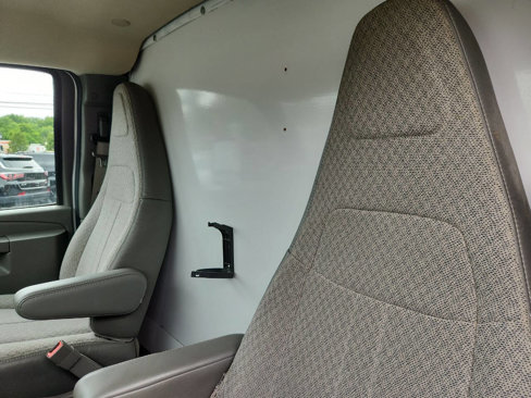 Used 2016 Chevrolet Express 3500 Extended image 13