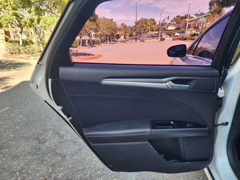 Used 2013 Ford Fusion SE image 27