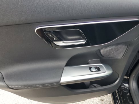 Used 2025 Mercedes-Benz C 300 Sedan image 12
