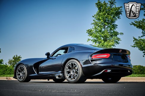 Used 2013 SRT Viper GTS w/ GTS Laguna Interior Pkg image 4