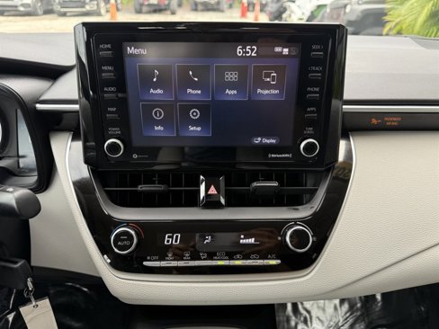 Used 2022 Toyota Corolla LE image 23