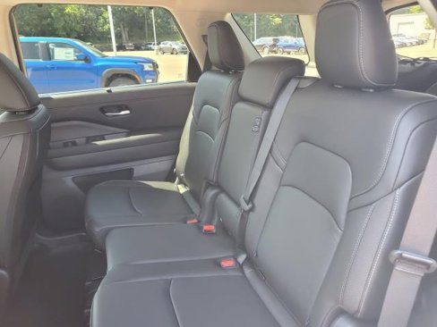 New 2025 Nissan Pathfinder SL w/ Cargo Package image 10
