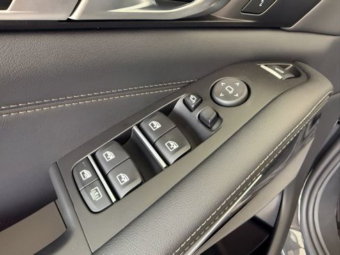 Used 2026 BMW X7 xDrive40i w/ M Sport Package image 17