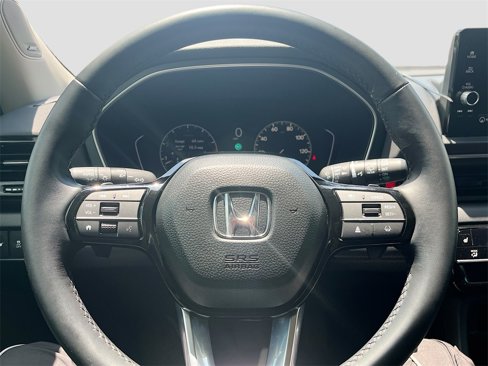Used 2025 Honda Pilot Touring image 11