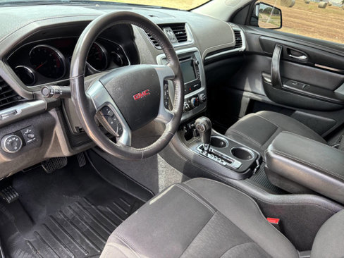 Used 2015 GMC Acadia SLE image 8