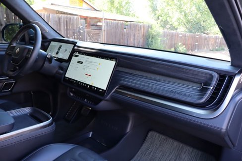 Used 2022 Rivian R1S Launch Edition image 19