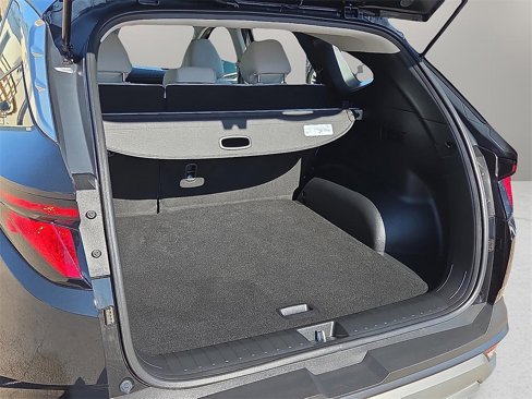 Used 2025 Hyundai Tucson SE image 9