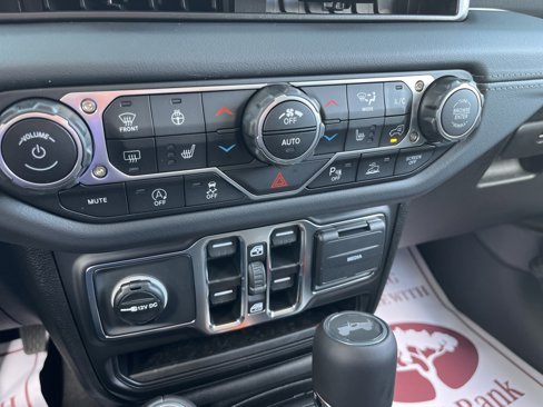 New 2025 Jeep Wrangler Sahara image 22
