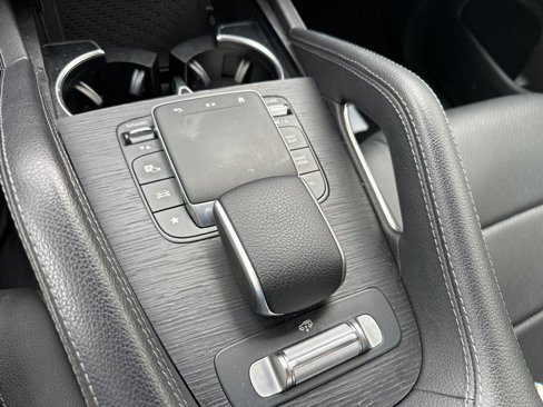 Used 2024 Mercedes-Benz GLS 450 4MATIC image 18