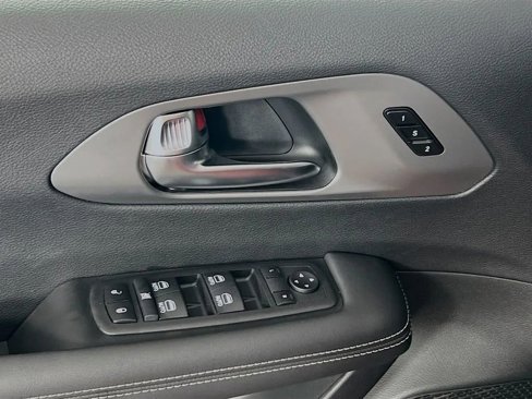 New 2026 Chrysler Pacifica Select image 18