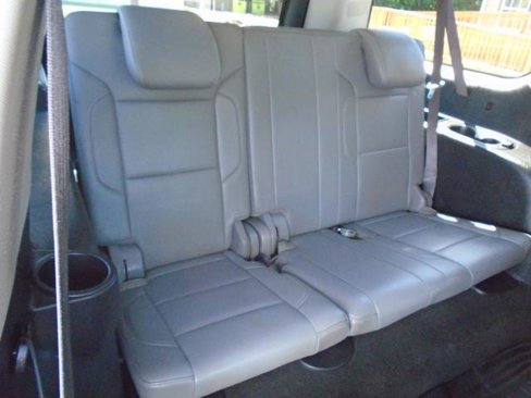 Used 2017 Chevrolet Suburban LT image 25