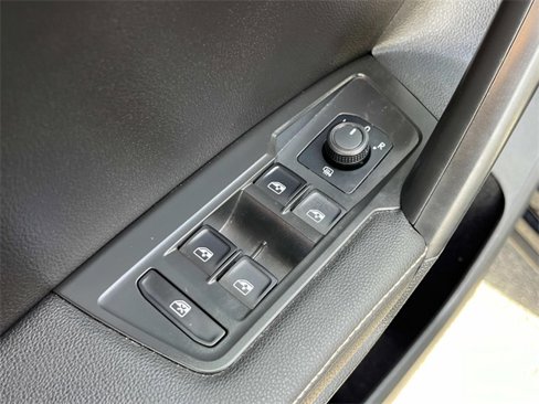 Used 2022 Volkswagen Tiguan S image 26