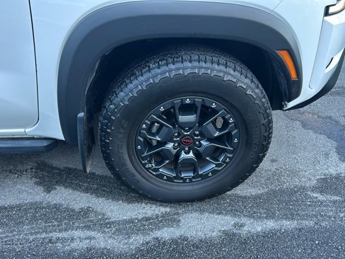 Used 2023 Nissan Frontier PRO-4X image 9