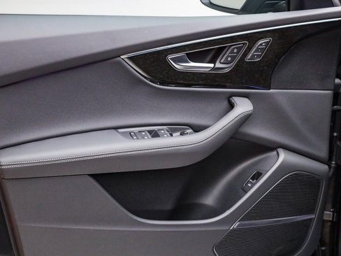 New 2025 Audi Q8 Prestige image 22