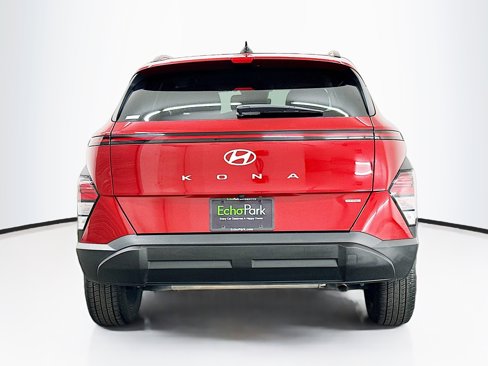 Used 2025 Hyundai Kona SEL image 7