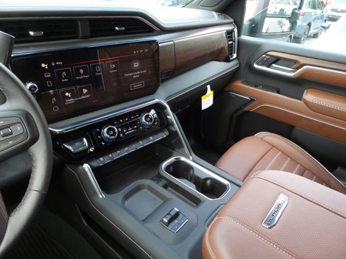 Used 2025 GMC Sierra 3500 Denali Ultimate image 38