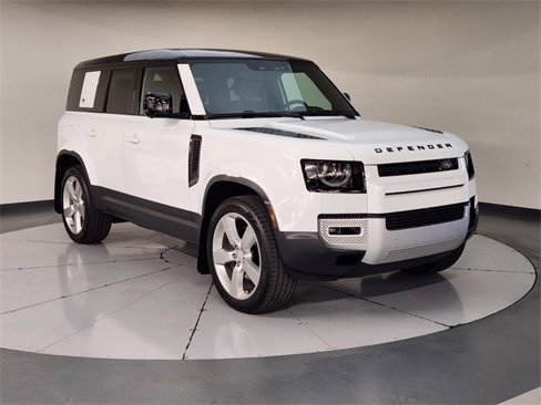 New 2024 Land Rover Defender 110 SE image 7