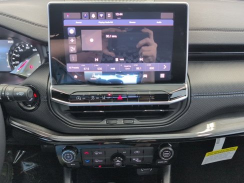 New 2025 Jeep Compass Latitude w/ Altitude Special Edition image 6