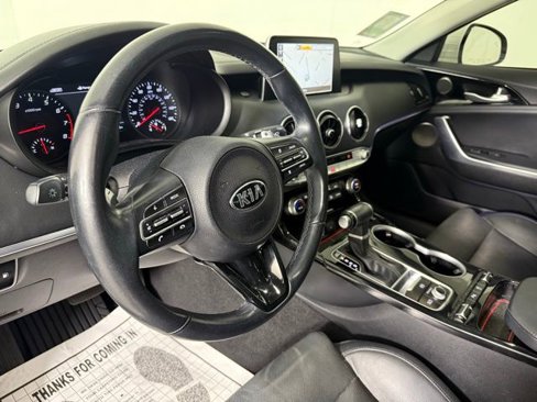 Used 2018 Kia Stinger Premium image 16
