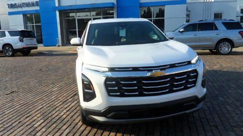 New 2026 Chevrolet Equinox LT w/ Convenience Package II image 2