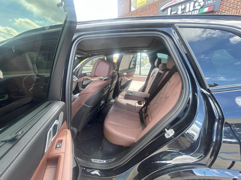 Used 2021 BMW X5 M50i w/ Executive Package image 32