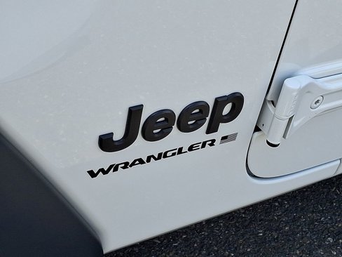 Used 2024 Jeep Wrangler Sport S image 29