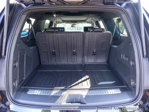 New 2026 Chevrolet Suburban Premier image 25