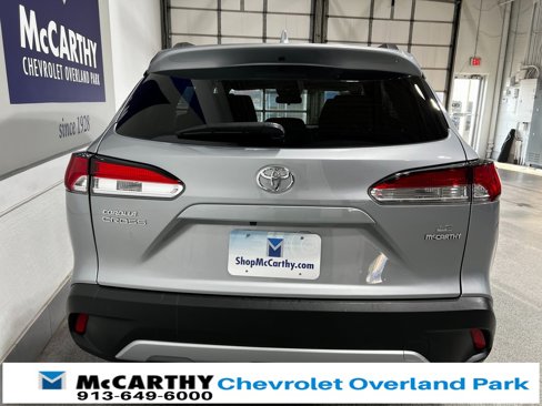 Used 2024 Toyota Corolla Cross LE image 8
