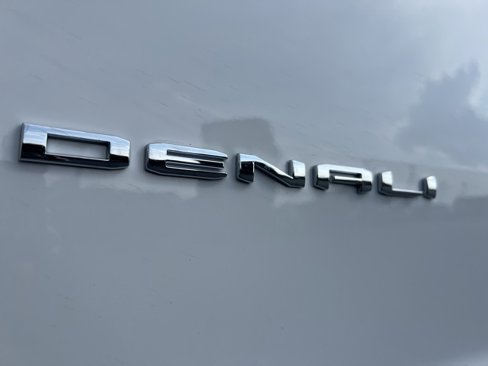 Used 2026 GMC Acadia Denali Ultimate image 19
