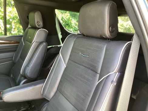 Used 2021 Cadillac Escalade Premium Luxury image 12