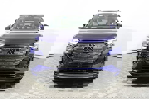 Used 2025 Audi Q4 e-tron Premium Plus image 41