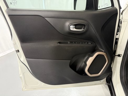 Used 2016 Jeep Renegade Sport w/ Power & Air Group image 15