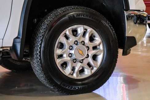 Used 2024 Chevrolet Silverado 2500 LT image 48