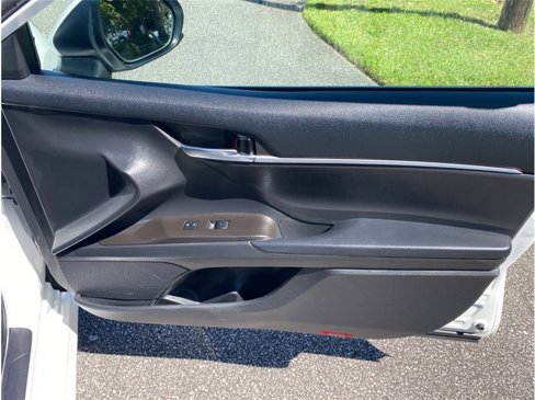 Used 2022 Toyota Camry LE image 33