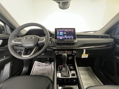 New 2026 Jeep Compass Latitude image 10
