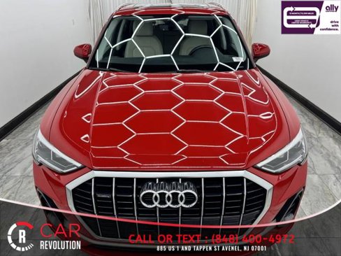 Used 2024 Audi Q3 2.0T Premium image 2