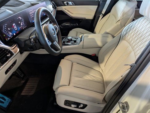 New 2026 BMW X7 M60i image 11