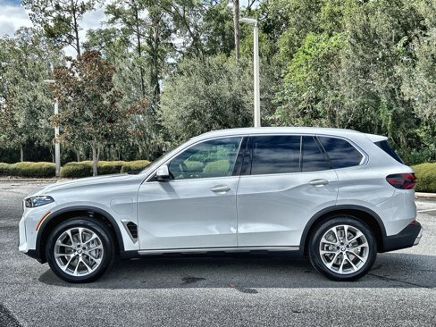 New 2026 BMW X5 xDrive50e w/ Premium Package image 10