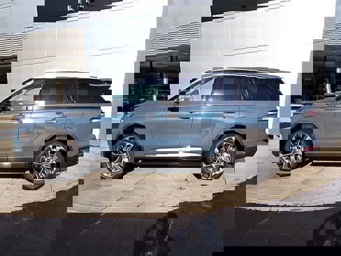New 2025 Lincoln Aviator Reserve image 2