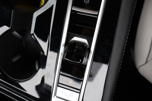 New 2026 Volkswagen Atlas Cross Sport SEL Premium R-Line image 31