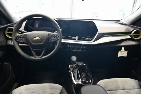 New 2025 Chevrolet Trax LT image 12