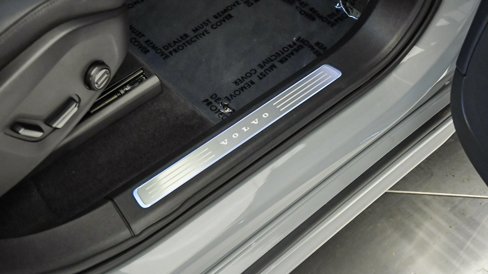 Certified 2025 Volvo XC90 B6 Plus image 17