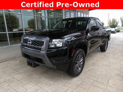 Certified 2025 Nissan Frontier SV image 1