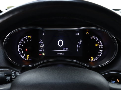 Used 2018 Jeep Grand Cherokee Limited image 11