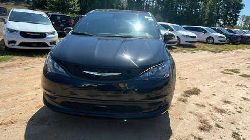 New 2026 Chrysler Voyager LX image 3