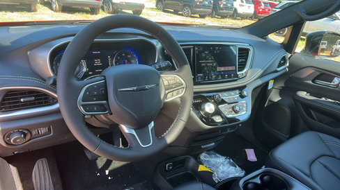 New 2026 Chrysler Pacifica Select image 23