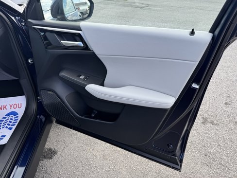 New 2025 Mitsubishi Outlander SE image 28