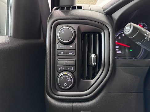Certified 2023 Chevrolet Silverado 1500 Custom image 23