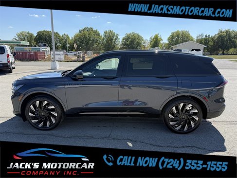 Used 2024 Lincoln Nautilus Reserve w/ Jet Appearance Package (87T) image 4